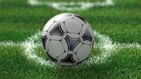 瓜迪奥拉建议借鉴篮球暂停调整比赛，强调揭幕战球员休息不足问题突出